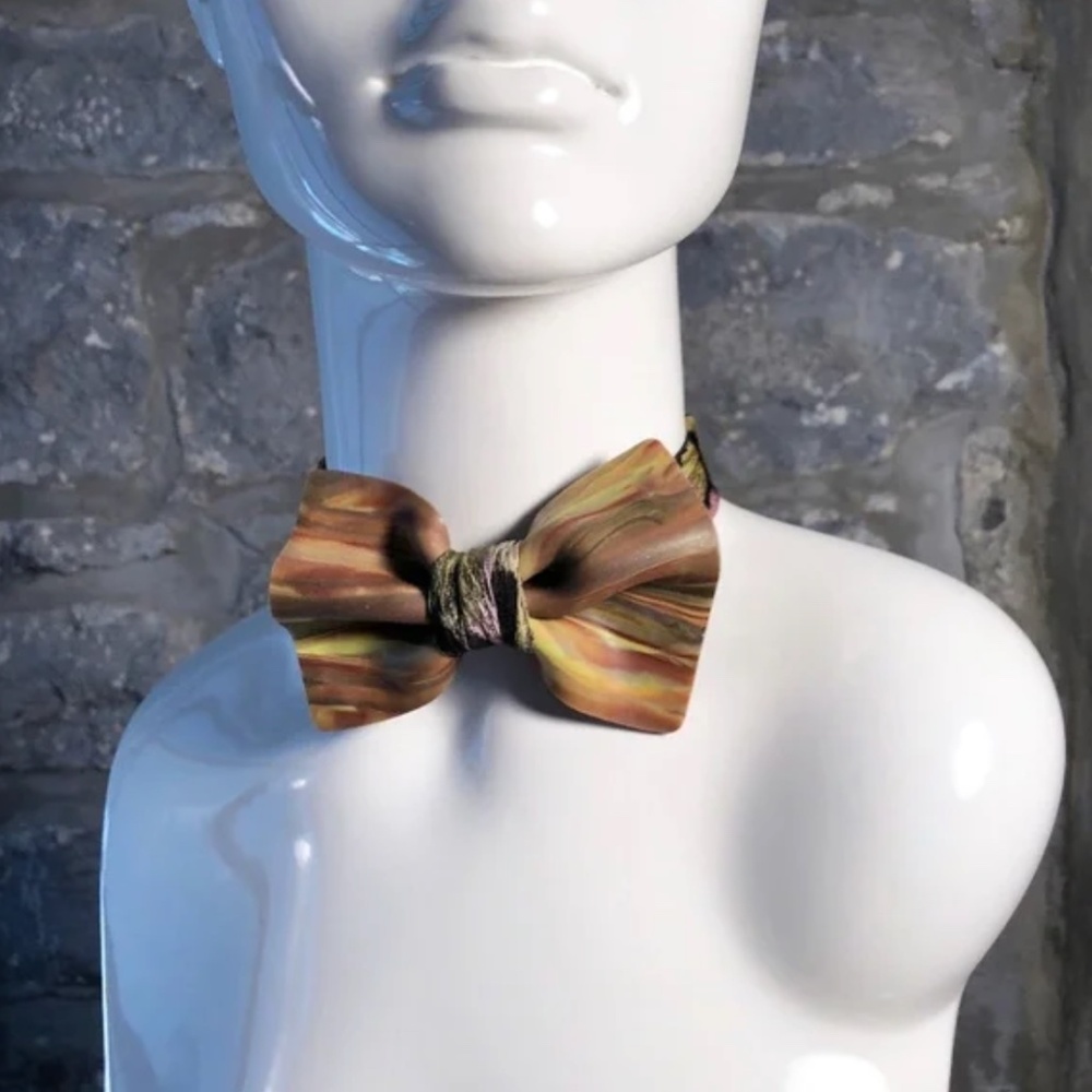 Guillotine Sculpted Bow Tie: Vaughn